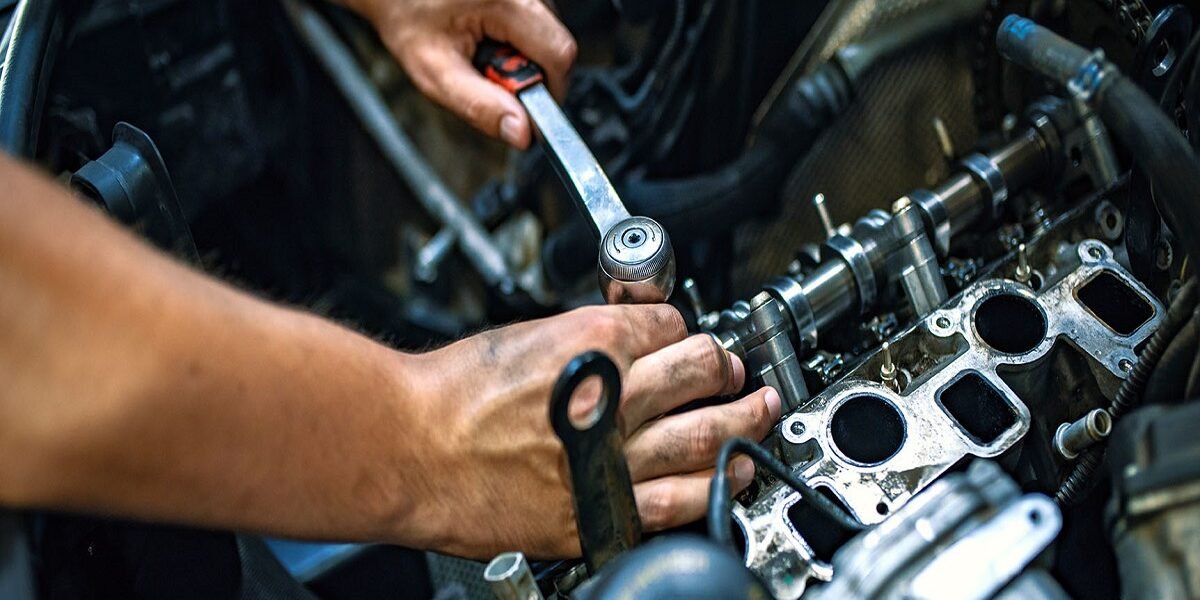 os 10 melhores cursos de mecanica de carros para se destacar no mercado automotivo