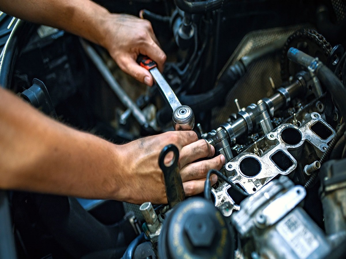 os 10 melhores cursos de mecanica de carros para se destacar no mercado automotivo